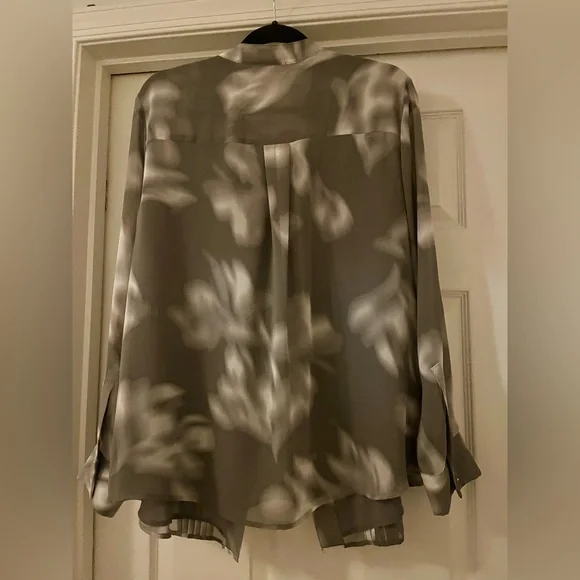 Calvin Klein Silky Top with Sheer Sleeves, Ruffles, Metal Buttons - so elegant! - Picture 5 of 8